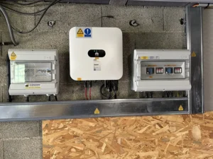 pose panneaux photovoltaïques onduleur panneaux photovoltaïques Huawei batterie proche de Rodez en Aveyron